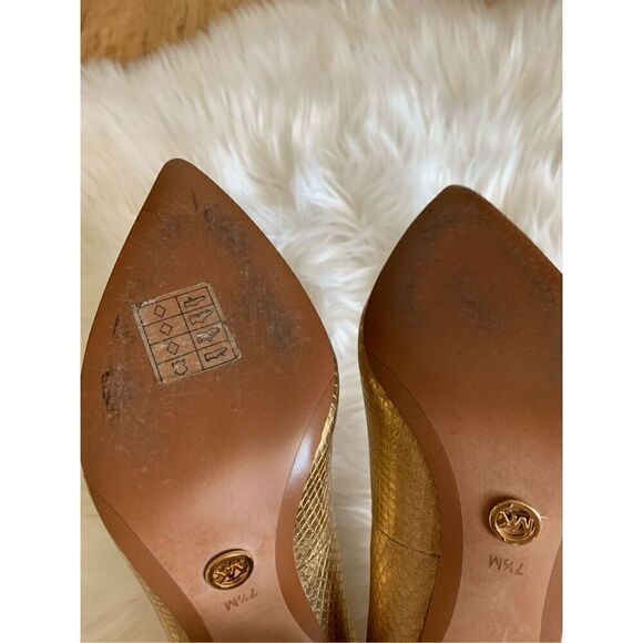 Michael Kors Claire Pumps gold Metallic Leather (Size 7.5 M / used) - Picture 5 of 10